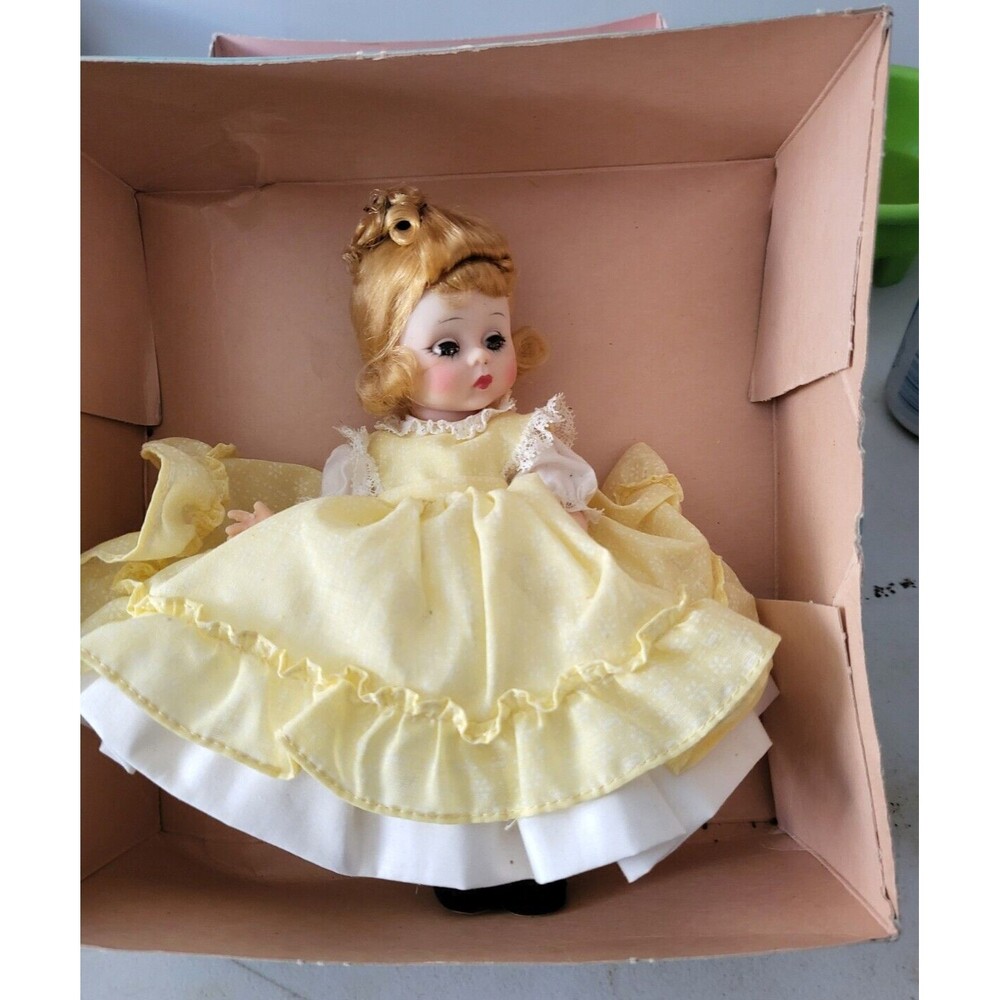 Vintage 1969 Madame Alexander Doll - Little Women Amy in Yellow Dress Box #781